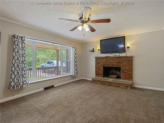 4th image of 1525 Thorofare Rd