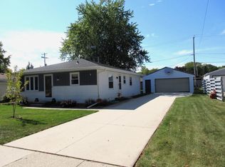 1310 Irving Cir, Manitowoc, WI 54220