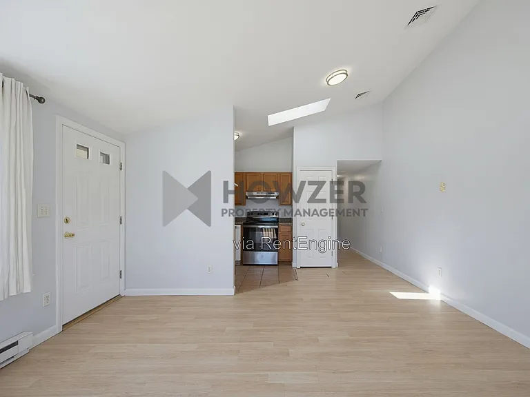 1029 Iyannough Rd #1D — Photo 3