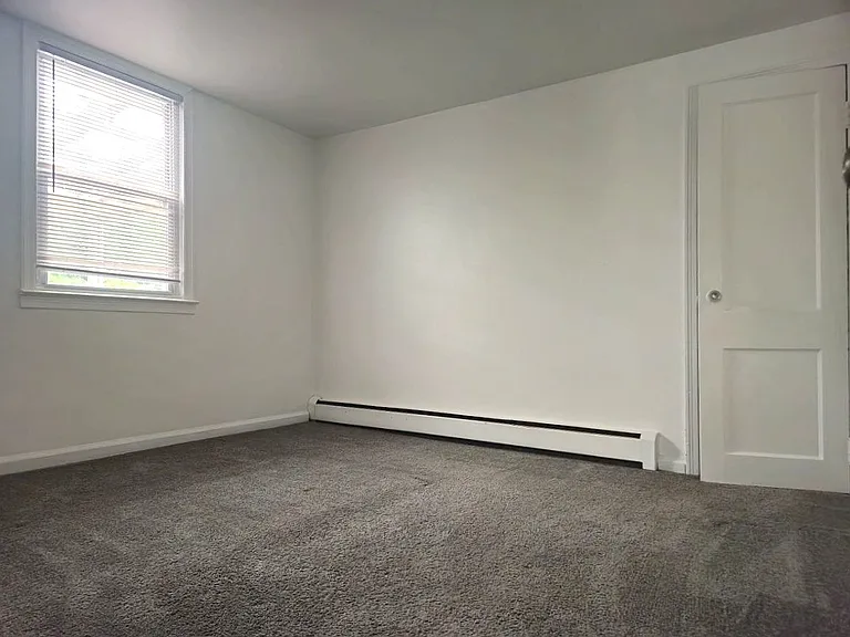 916 Middle St #14 — Photo 13