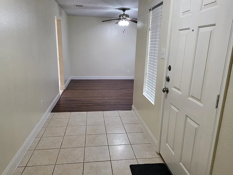 2404 Grover Cleveland Dr — Photo 3