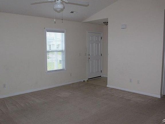 3rd image of 9509 Huckabee Drive NE
