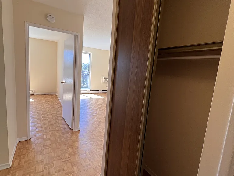 800 Riddell Ave N #502 — Photo 5