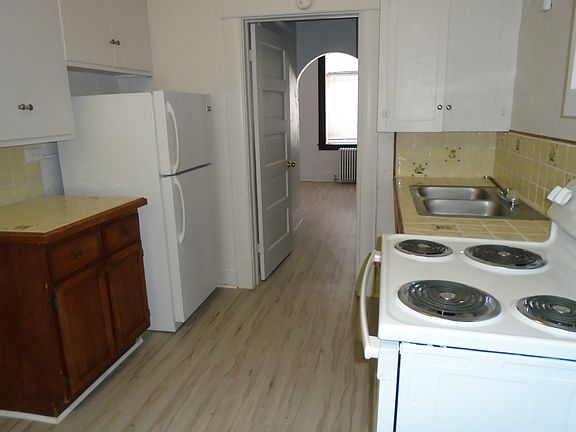 3rd image of 117 N 5th St #10