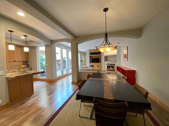2nd image of 2037 Catalina Dr