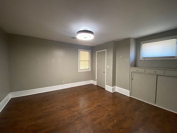 3rd image of 1867 W 48th St