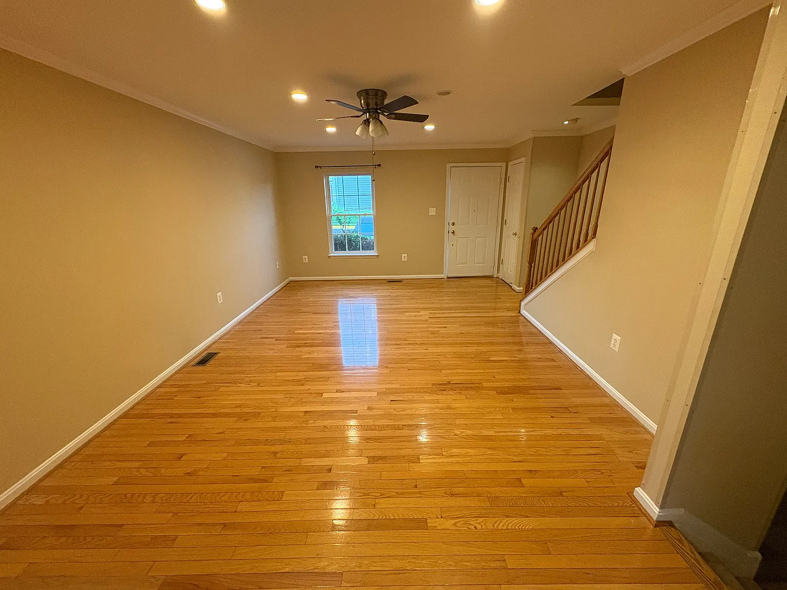 4 bed, 1100 sqft, $2,800 — Photo 2