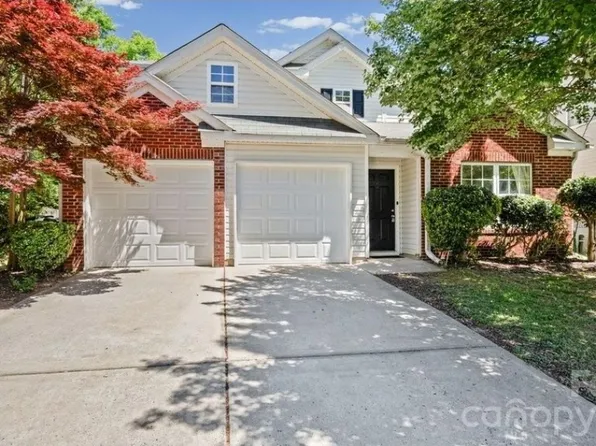 2011 Stargrass Ct, Charlotte, NC 28213