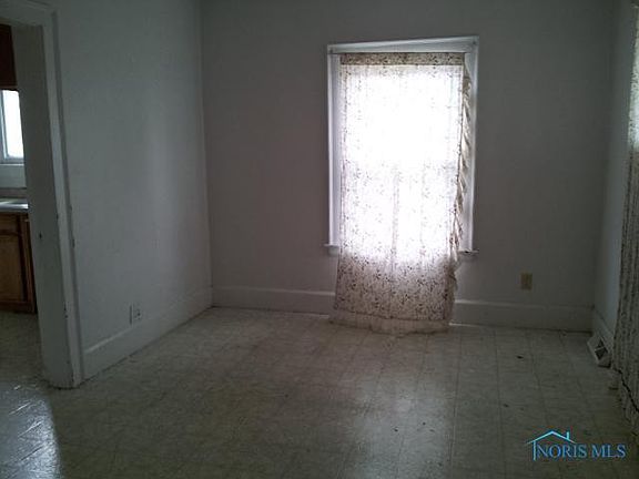 3rd image of 322 Van Buren Ave