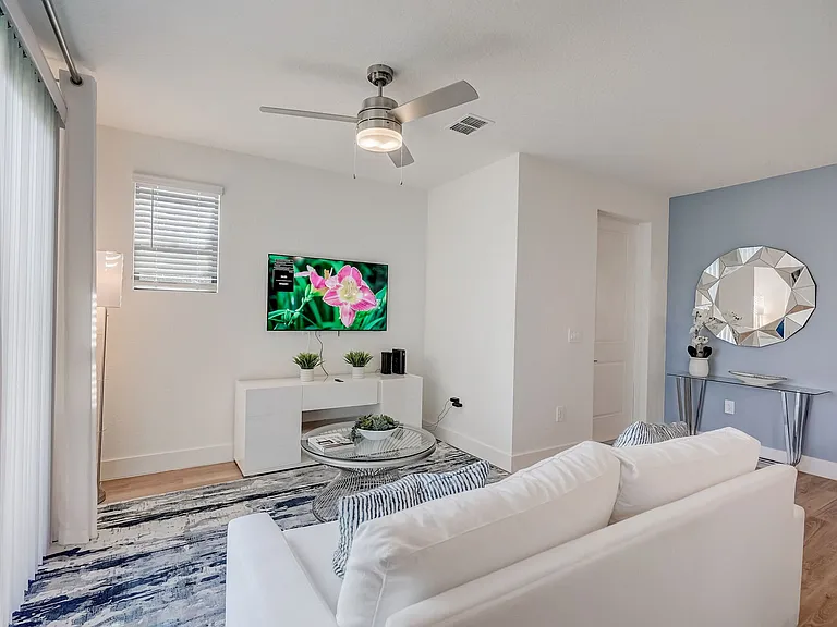 Stellar at Masters Avenue — Photo 24
