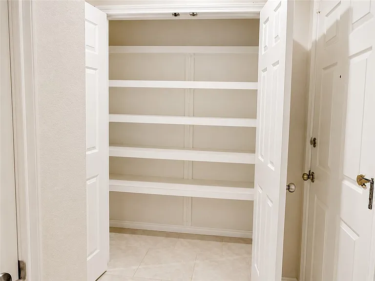 2301 Sky Crest Dr — Photo 18