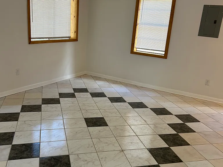 209 Carver St — Photo 10