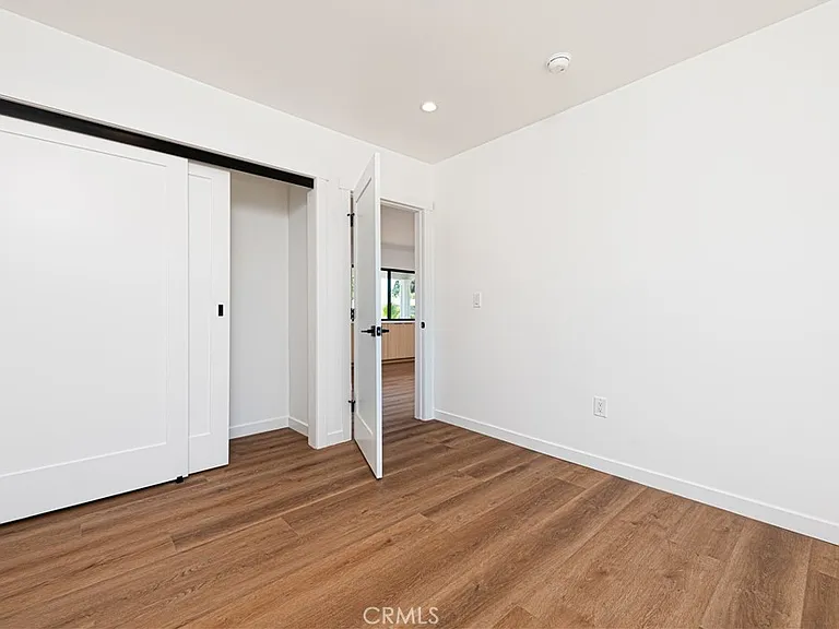 7008 Aura Ave — Photo 11