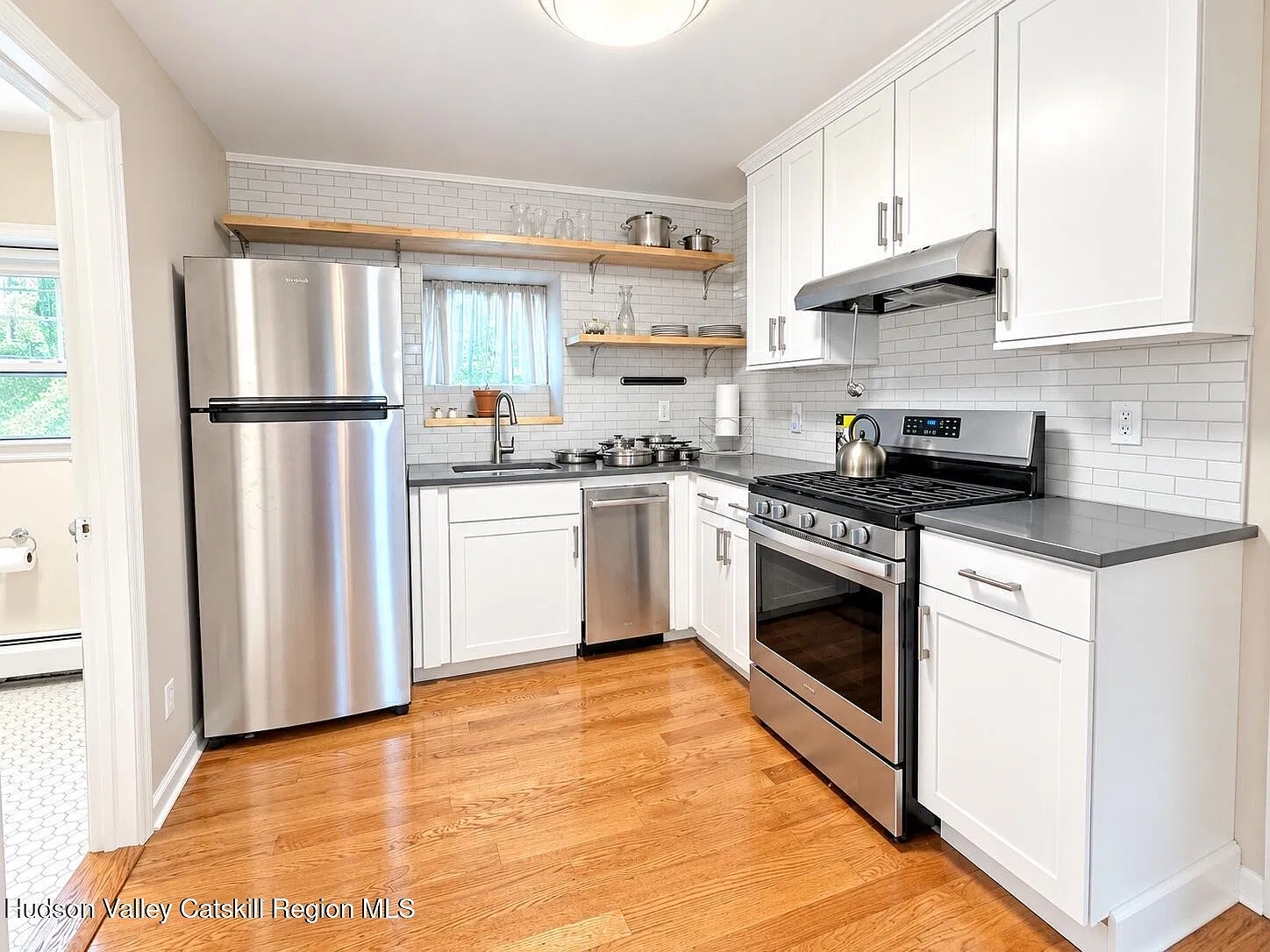1 bed, 1.0 bath, 900 sqft, $1,950 — Photo 4
