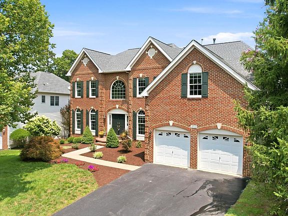 2nd image of 19704 Stanford Hall Pl