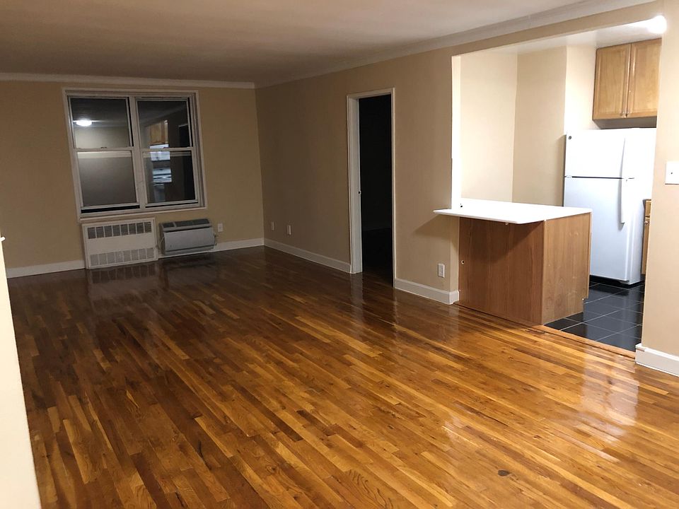 1st image of 14420 38th Ave #3FL