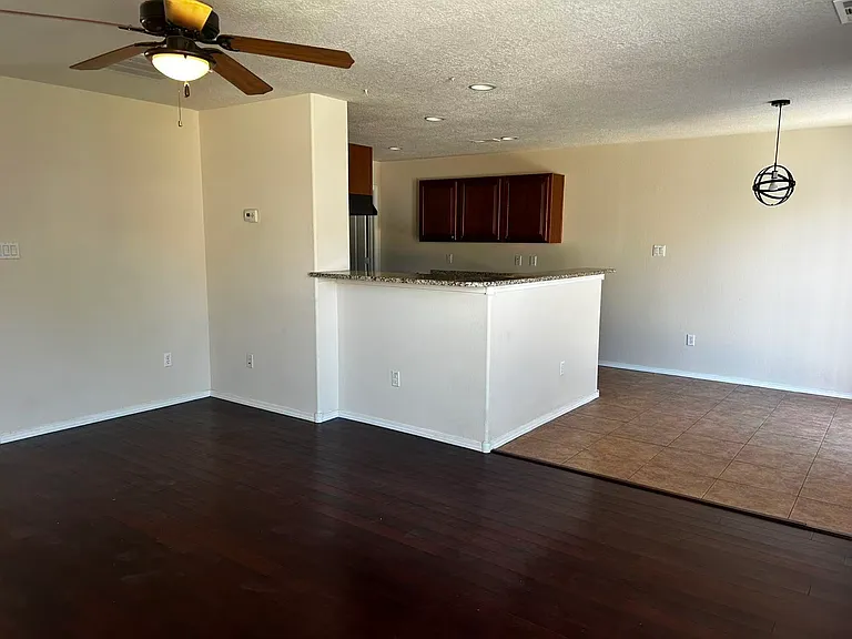 10916 Fort Point Ln NE — Photo 16