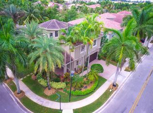11710 NW 2nd St, Plantation, FL 33325