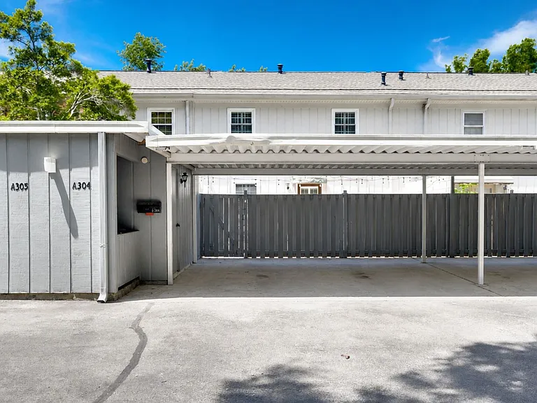 1016 Todd Preis Dr — Photo 34