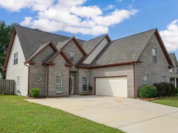 375 Waterford Cove Trl, Calera, AL 35040