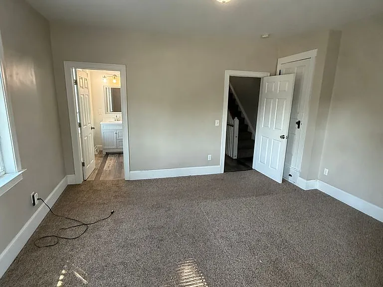 21 N Kershaw St — Photo 36