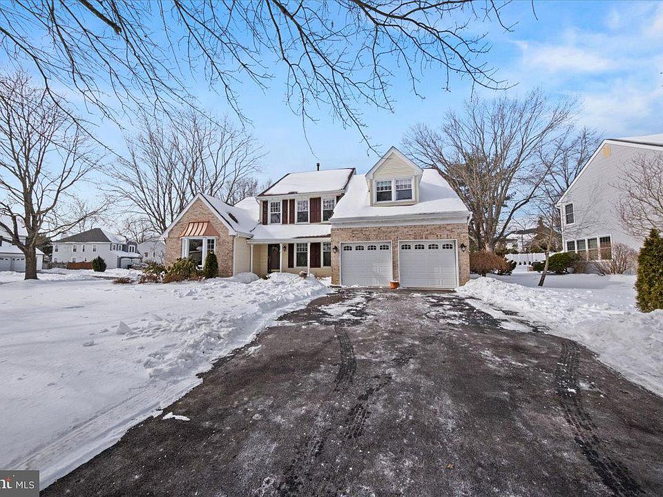 1st image of 2 Burke Dr
