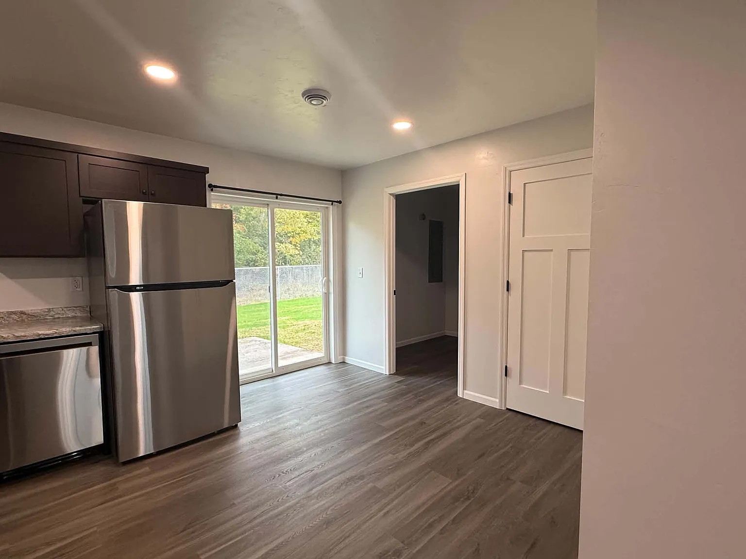 2 bed, 1000 sqft, $1,100 — Photo 3