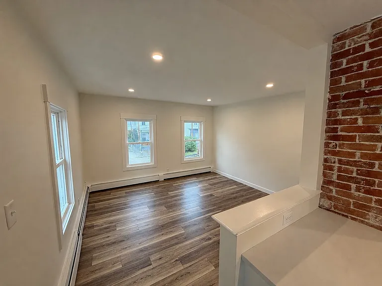 11 Lincoln St #9.5 — Photo 11