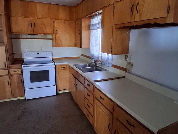 4th image of 716 S Cedar Ave