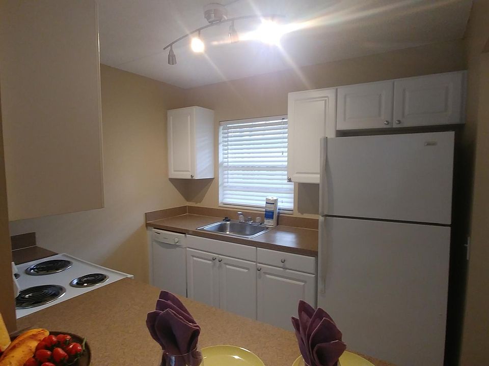 1st image of 302 N Hubert Ave APT 117