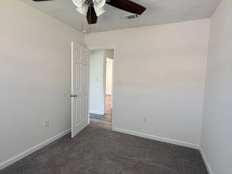 503 Virginia St — Photo 16