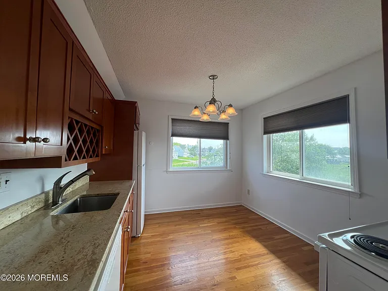 50 Valentine St #12B — Photo 6