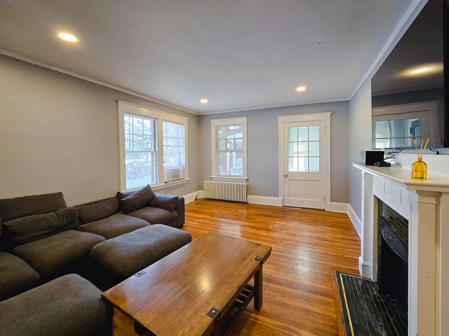 4 bed, 1500 sqft, $7,600 — Photo 3