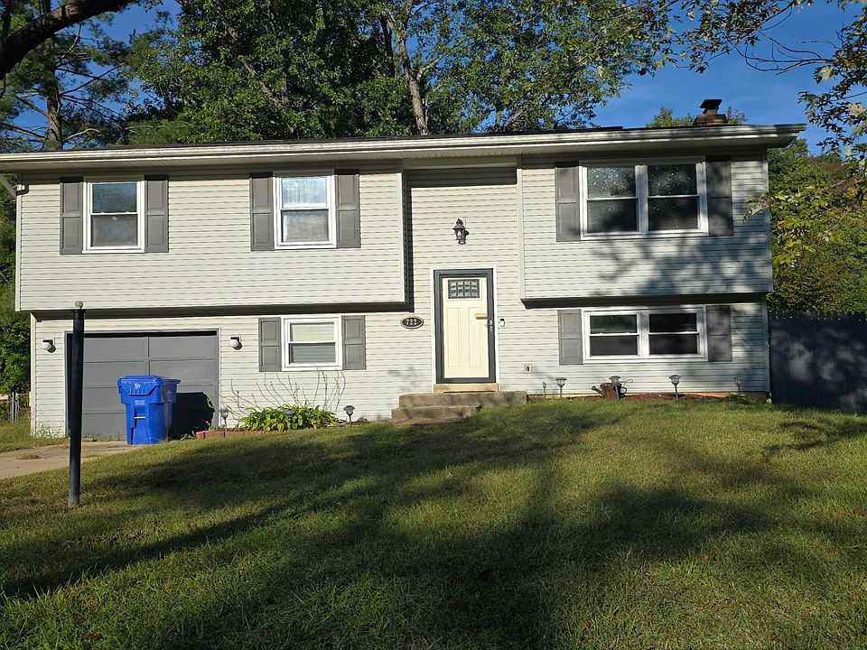 1st image of 722 University Dr