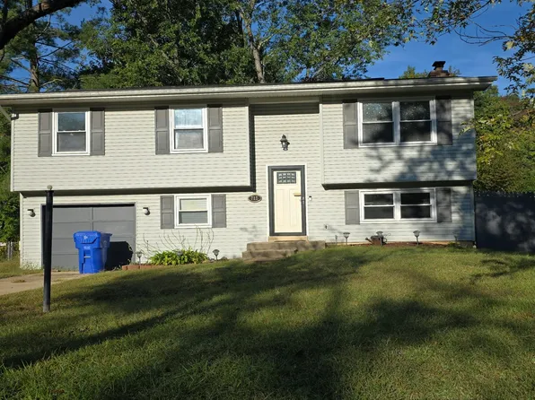 722 University Dr, Waldorf, MD 20602