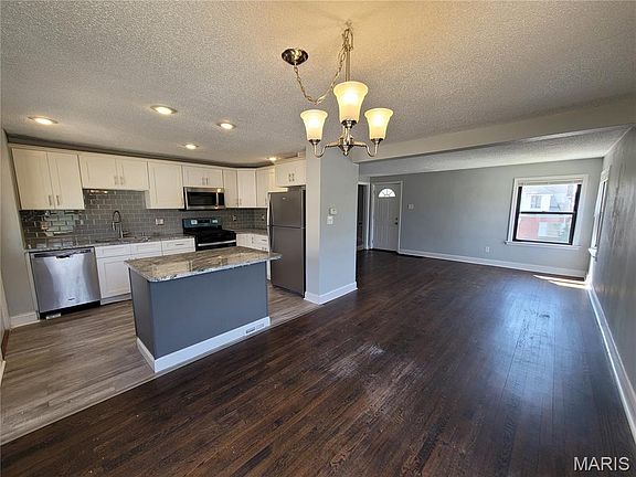 5th image of 8687 Belhaven Dr