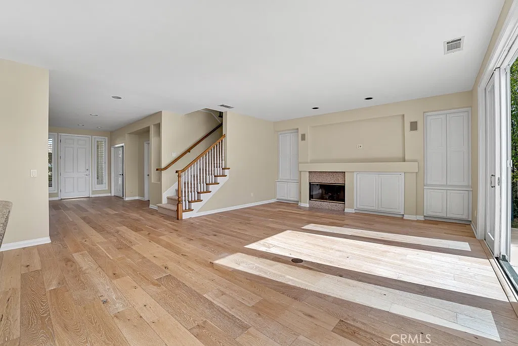 4 bed, 3005 sqft, $8,495 — Photo 3