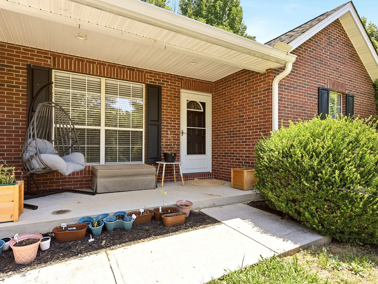 3 bed, 1435 sqft, $2,250 — Photo 3