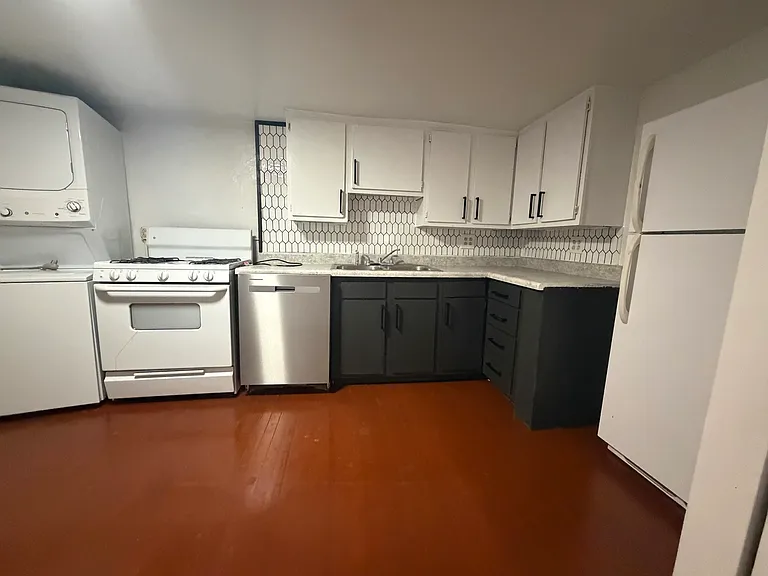1645 W Beach Ave #G — Photo 19