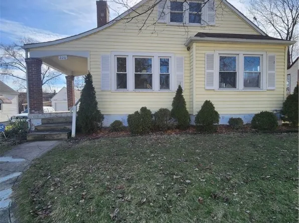 226 Ashwood Ave, Dayton, OH 45405