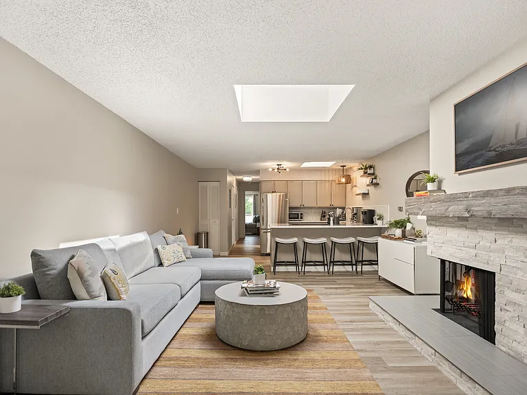 100 E Dean St #3D — Photo 8