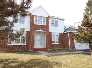 222 Hampton St, Cary, IL 60013