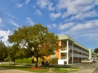 72 7th St S APT 104, Naples, FL 34102