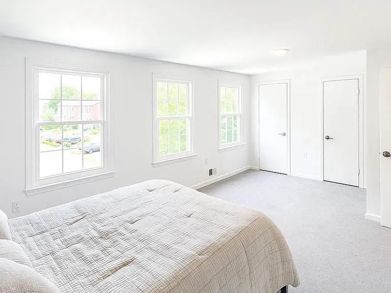 7950 Central Park Cir — Photo 5