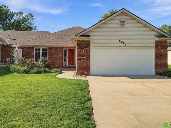 5921 Berkeley Dr, Lincoln, NE 68512
