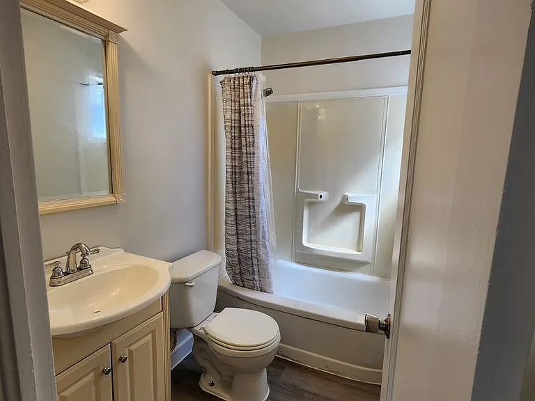 111 Jennings St — Photo 3