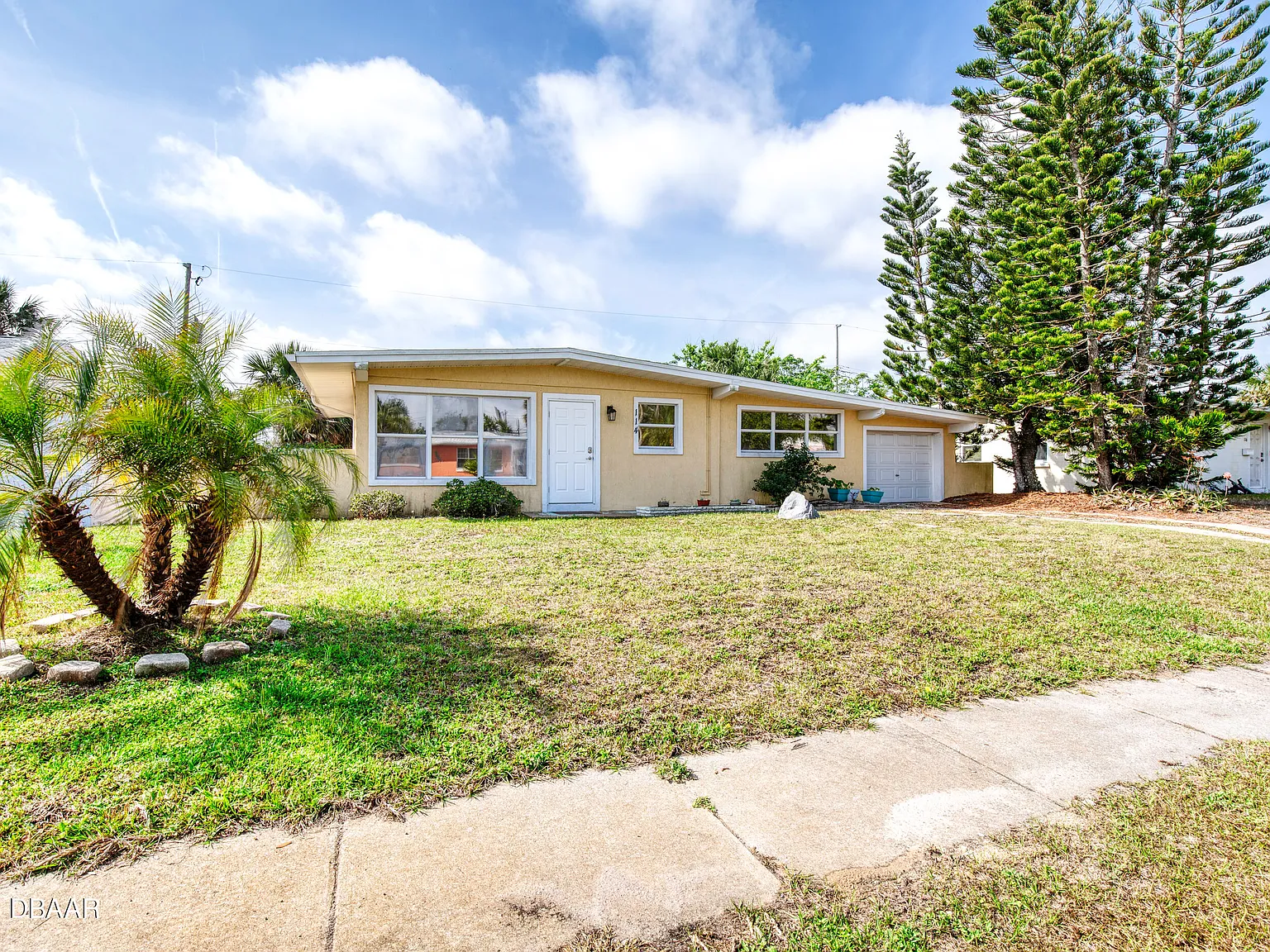 3 bed, 1.5 bath, 1598 sqft, $2,250 — Photo 3