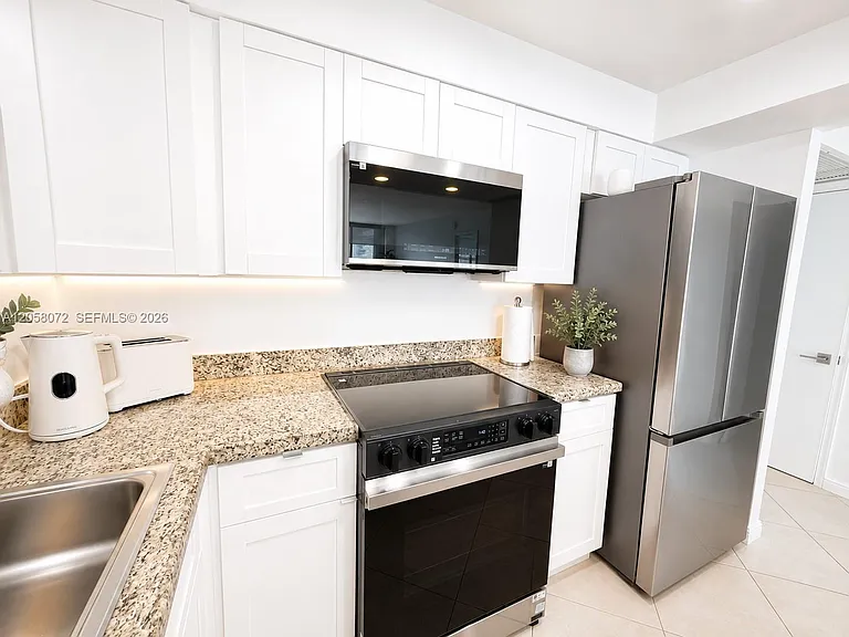 5838 Collins Ave #5G — Photo 10