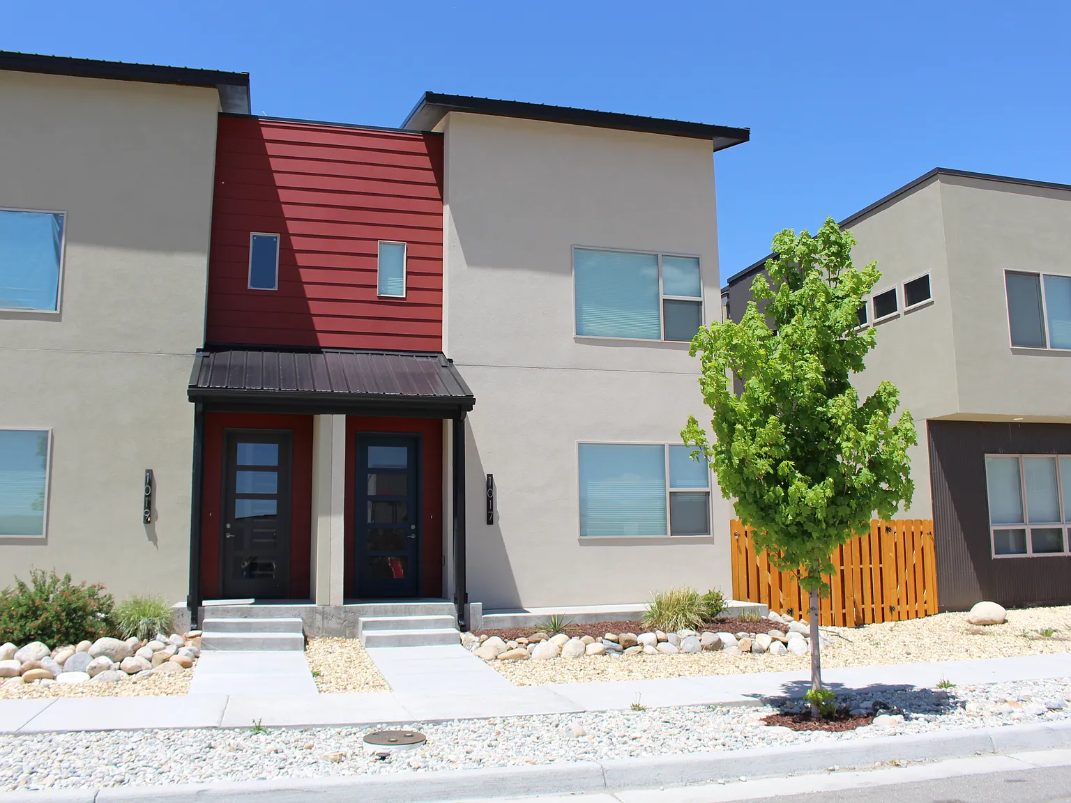 3 bed, 2.5 bath, 1393 sqft, $2,600 — Photo 2