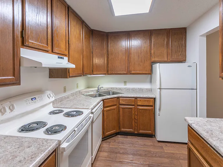 Eagle Ridge Apartments — Photo 31